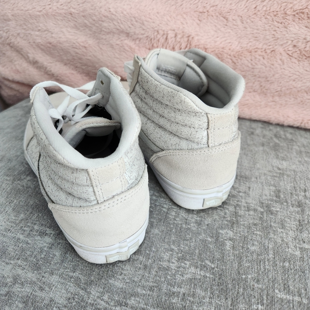 VANS - Picture 3 of 4